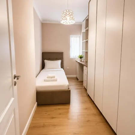 Apartament 2br In Heart Of Blloku Tirana