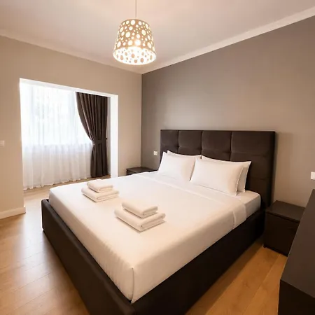 2br In Heart Of Blloku Daire Tiran