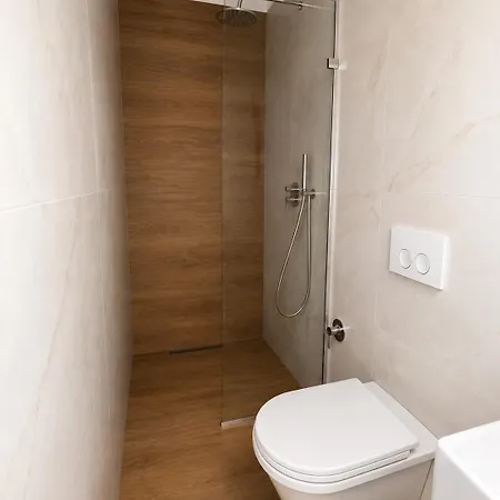 2br In Heart Of Blloku Apartament Tirana